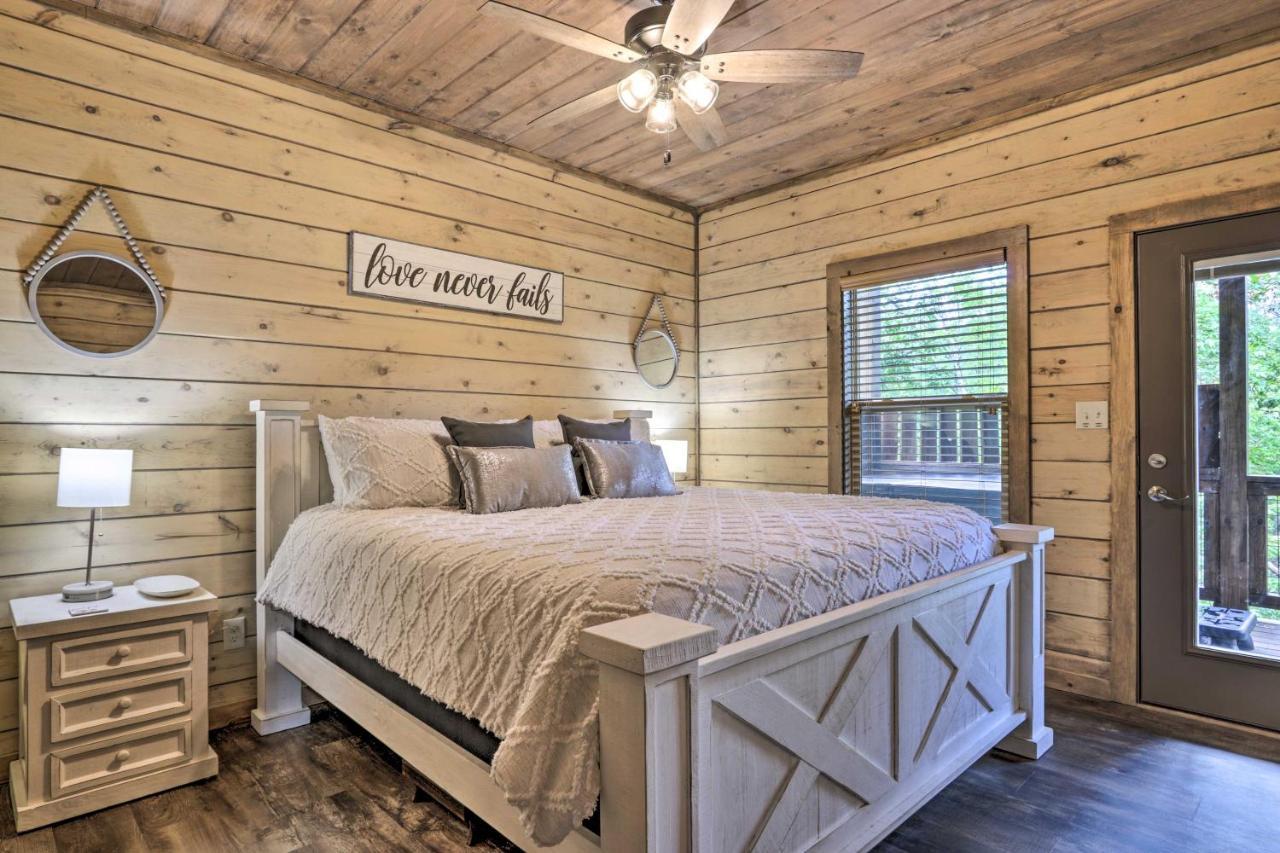 Smoky Cove Retreat With Private Hot Tub And Deck! Villa Sevierville Eksteriør billede