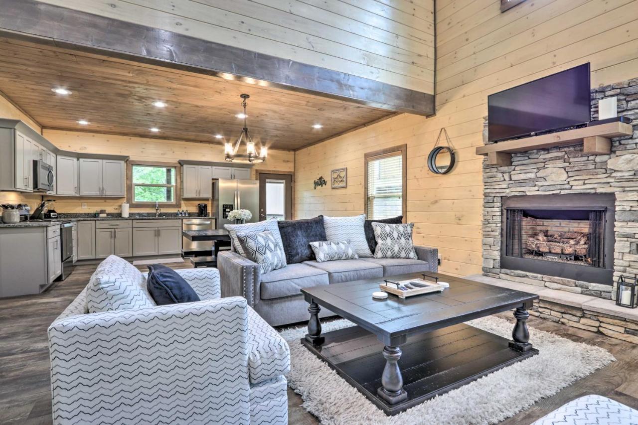 Smoky Cove Retreat With Private Hot Tub And Deck! Villa Sevierville Eksteriør billede
